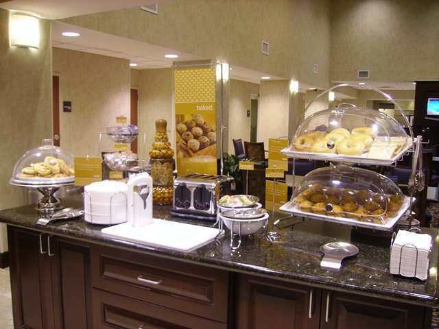 Hampton Inn & Suites Savannah - I-95 South - Gateway Georgetown Restaurant photo