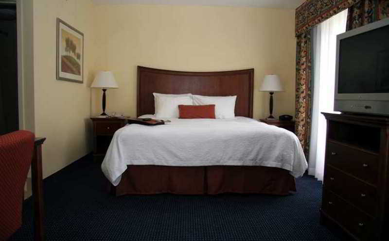 Hampton Inn & Suites Savannah - I-95 South - Gateway Georgetown Room photo